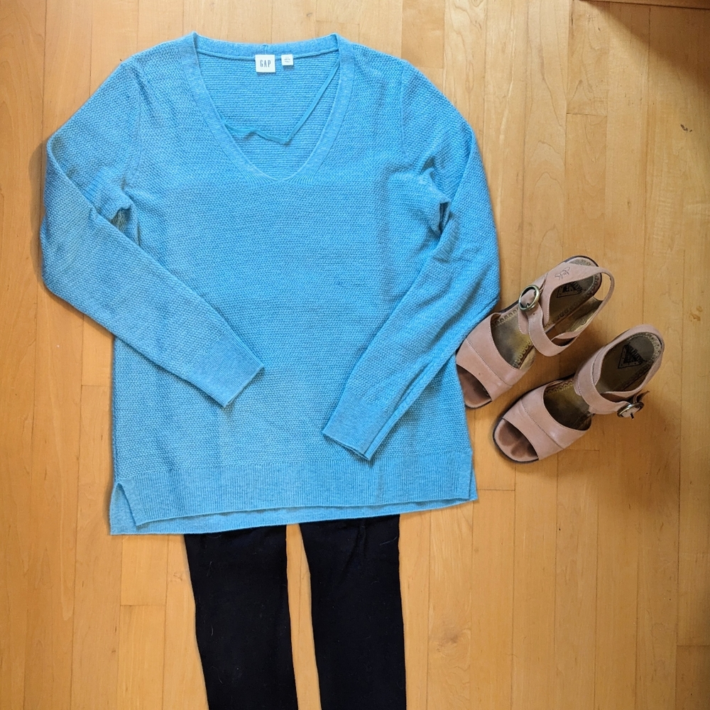 Gap blue tunic size S petite. Brand new without tags, never worn.